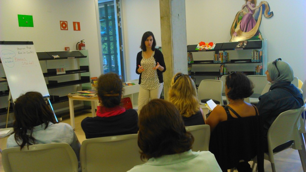 CHARLA «Libros de lectura y juegos para ayudar a tus hijos con el inglés»