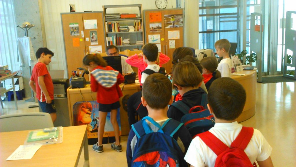 CONOCE TU BIBLIOTECA. Visita del Colegio San José SS CC de Sevilla.