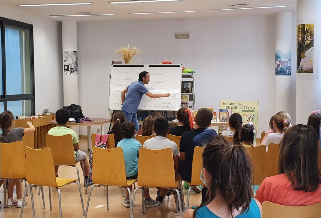 Comenzamos con La Caja de Música (Viernes, 2 octubre de 17.30 a 18.30h)